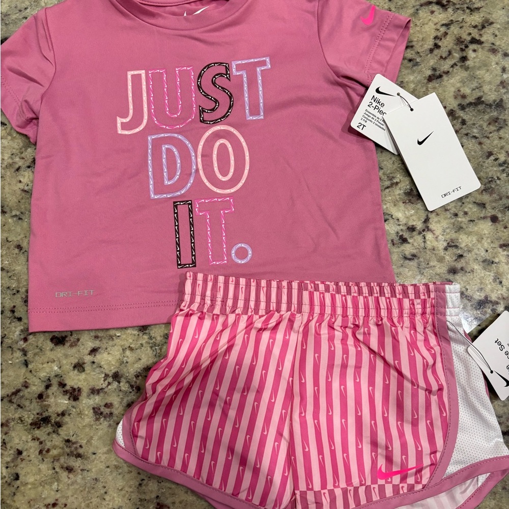 Nike girls 2 pc set nwt sizes